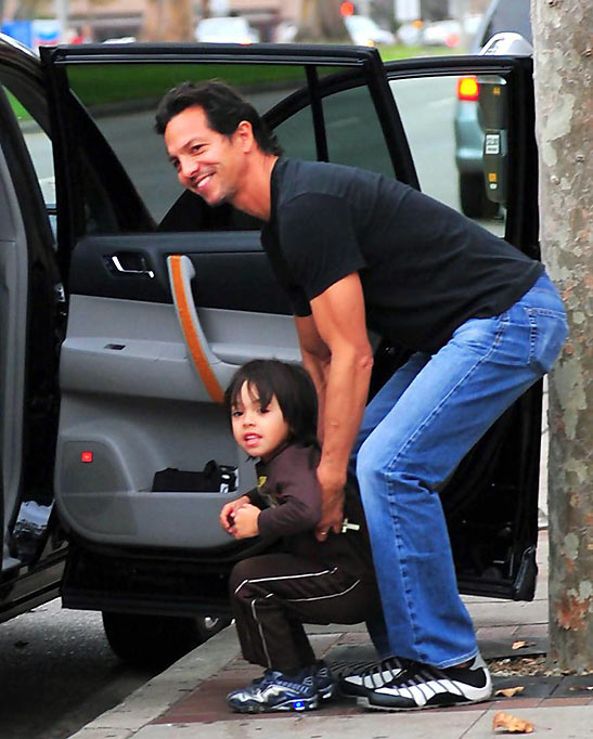 Benjamin Bratt with his son