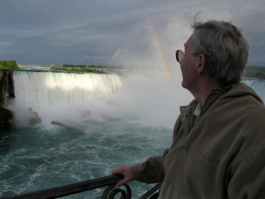 the writer at the Canadian side of Niagara Falls