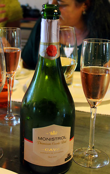 Monistrol: Zorita's sparkling rose' wine