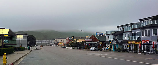 street scene at Cayucos town