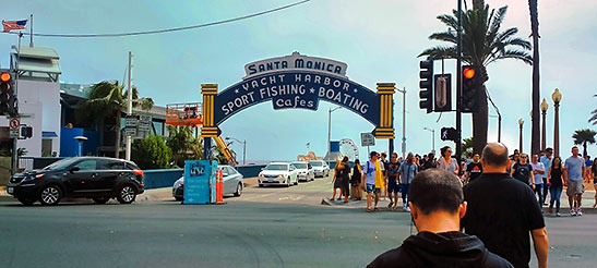 entrance to the Santa Monica Pier