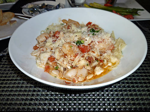 seafood linguini, Share Restaurant