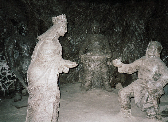statues in salt, salt mine in Cracow