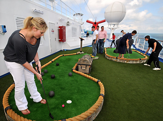 miniature golf on the Mariner of the Sea