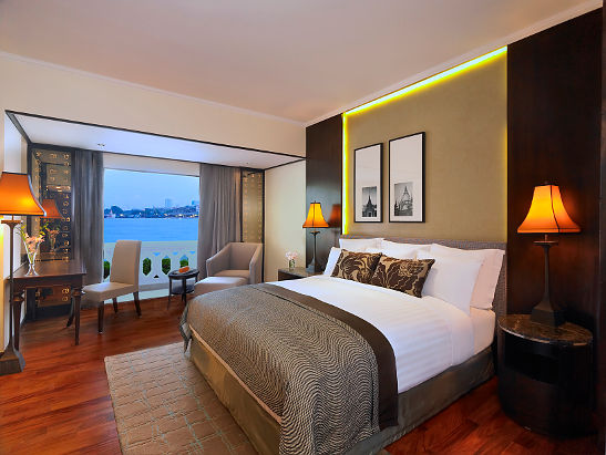 deluxe premier room at the Anantara Riverside