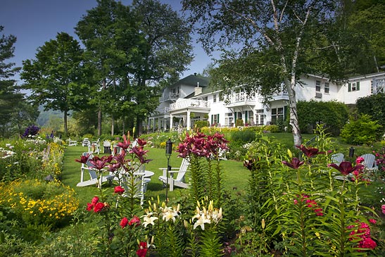 gardens at Manoir Hovey