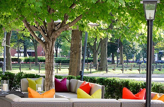 outdoor cafe at the Dupont Circle Hotel