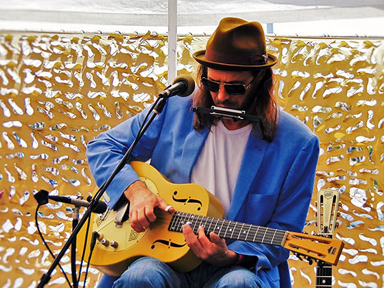 Ben Powell performing at the Gator By the Bay Festival, San Diego