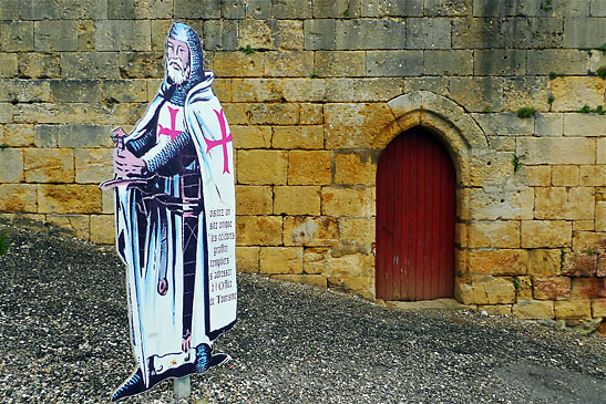 image of a Knights Templay inside the main gate of Domme
