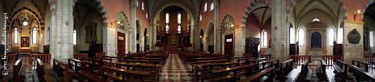 wide angle view of il Duomo's interior