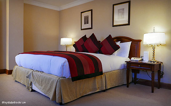 a room at the Killarney Plaza Hotel and Spa