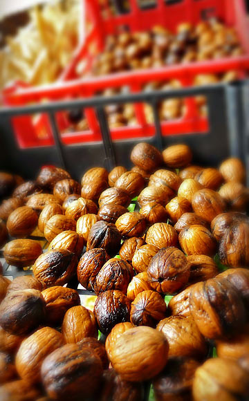 Bleggio walnuts for sale in Rango's main square