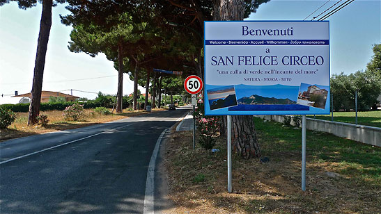 welcome marker at the entrance to San Felice Circeo