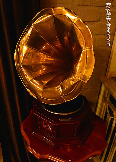 gramophone at the The 4 Rooms of Mrs. Safija