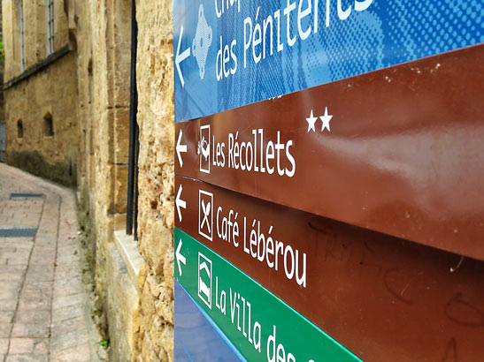 street signs, Sarlat-la-Caneda