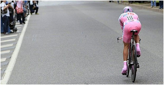 Giro d'Italia tour leader wearing pink jersey