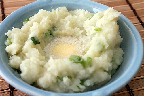 a bowl of champ or poundies