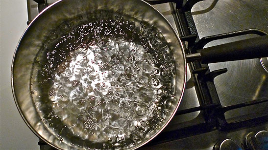 pot of boiling water