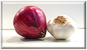 red onion of Tropea and garlic
