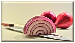 sliced red onion of Tropea