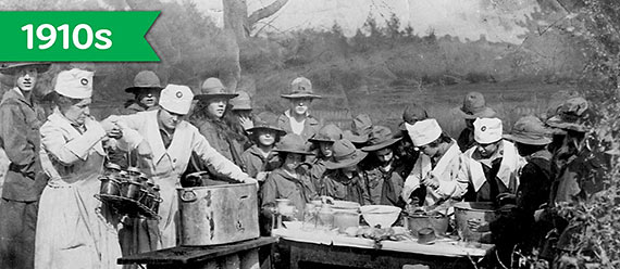 girl scouts preparing fruit and vegetable preserves, 1917
