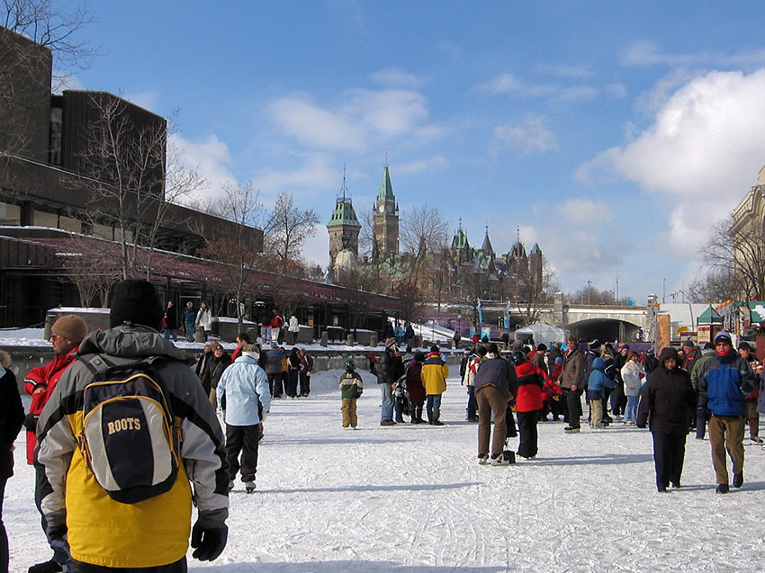 Ottawans skate to school and to work along the Rideau Canal Skateway