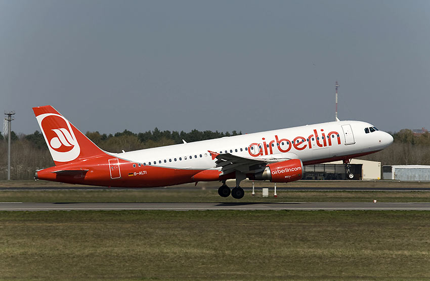 airberlin plane taking off