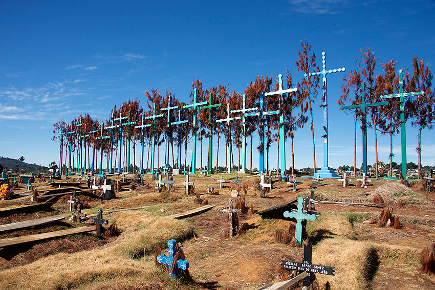 Cemetery on the way to Tenejapa, Chiapas