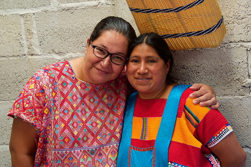 Marina Aguirre de Samaniego and Juana Gómez Ramírez