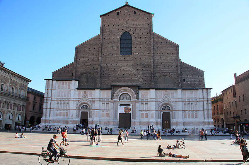 the Basilica di Santo Stefano