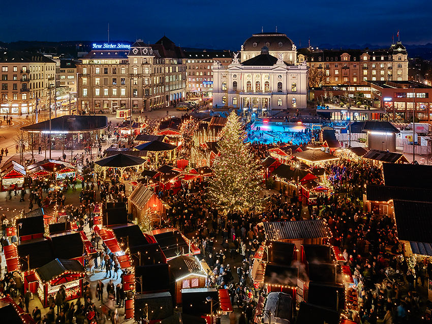 the Christmas market at Secheläutenplatz