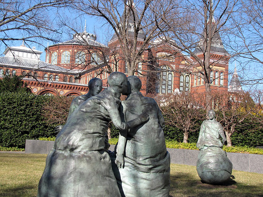 Last Conversation Piece by Juan Munoz, on the grounds of the Hirshhorn Museum