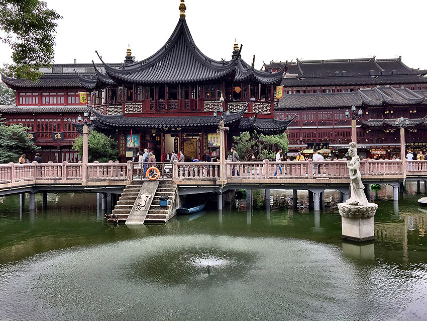 open-air agora near the Ming-era Yuyuan Garden, Shanghai