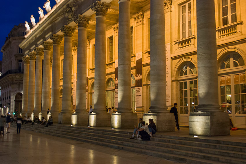 Old Town Bordeaux at night