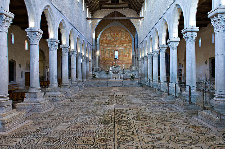 mosaics in Basilica di Santa Maria Assunta