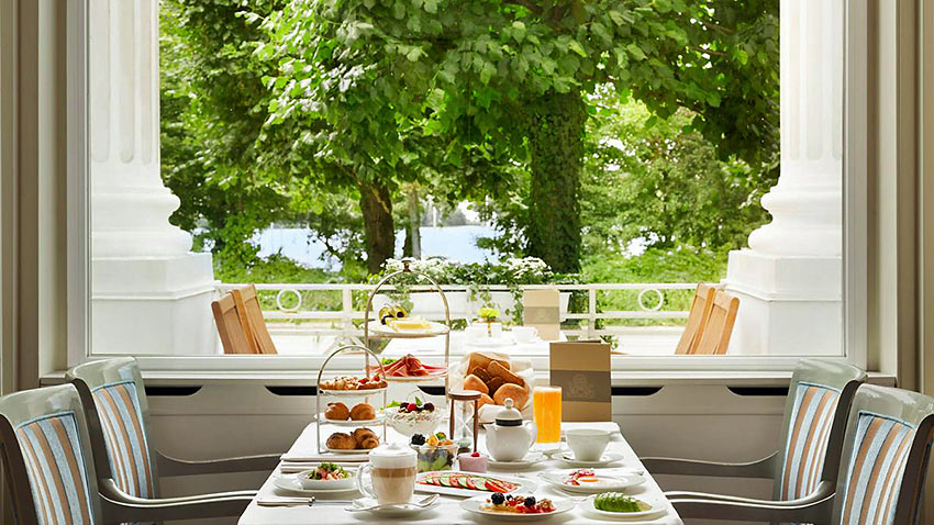 dining in the Grand Buffet, lakeside