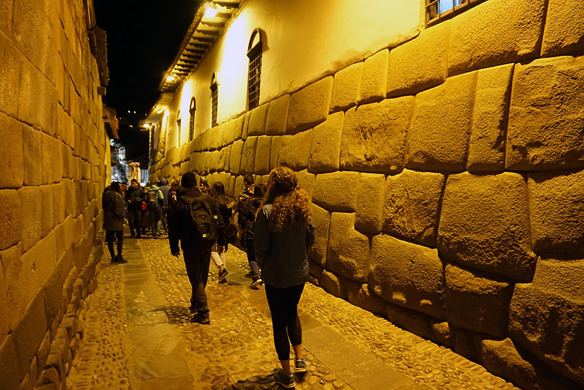 the Inca road going to San Blas, Cusco, at night