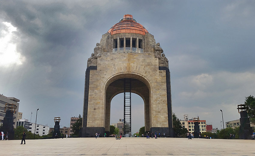 about Mexico city: the Monumento a la Revolución