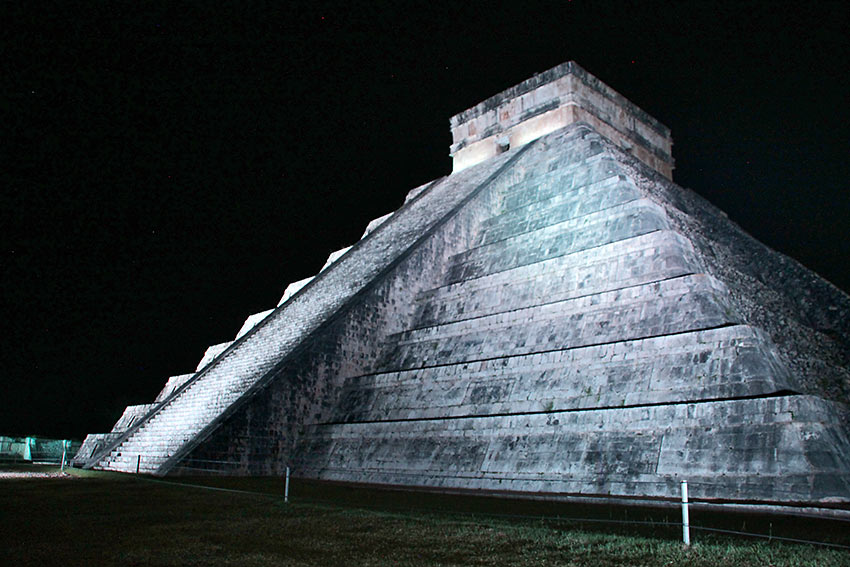 the El Castillo pyramid at Chichen Itza