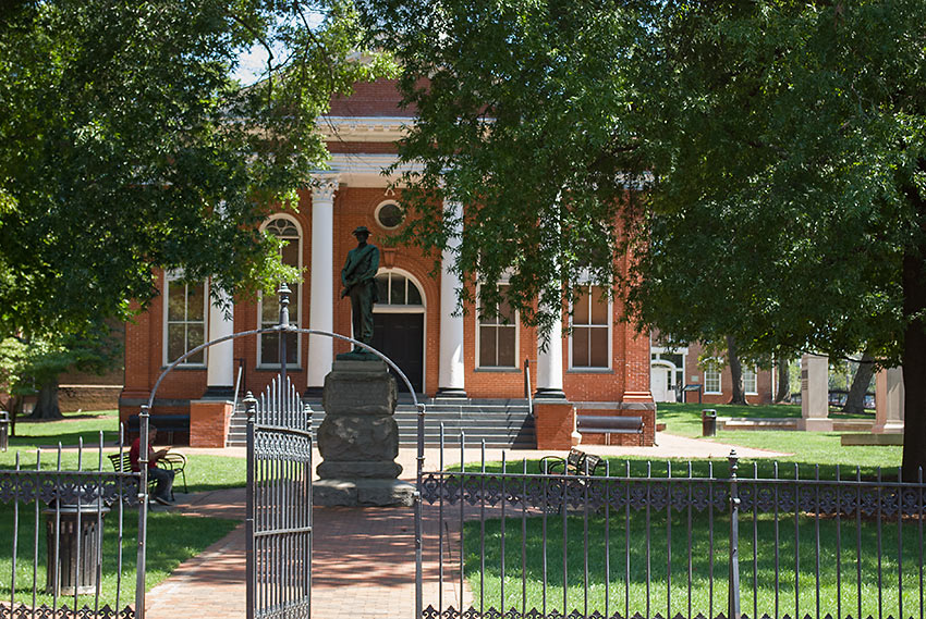 historic buildings at Leesburg, Loudoun county