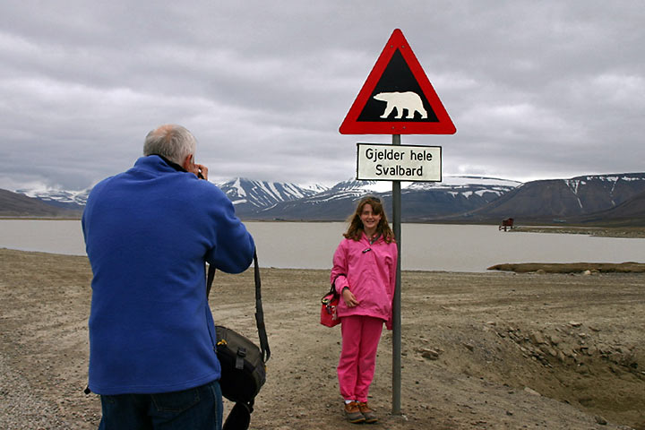 polar bear sign and visitors