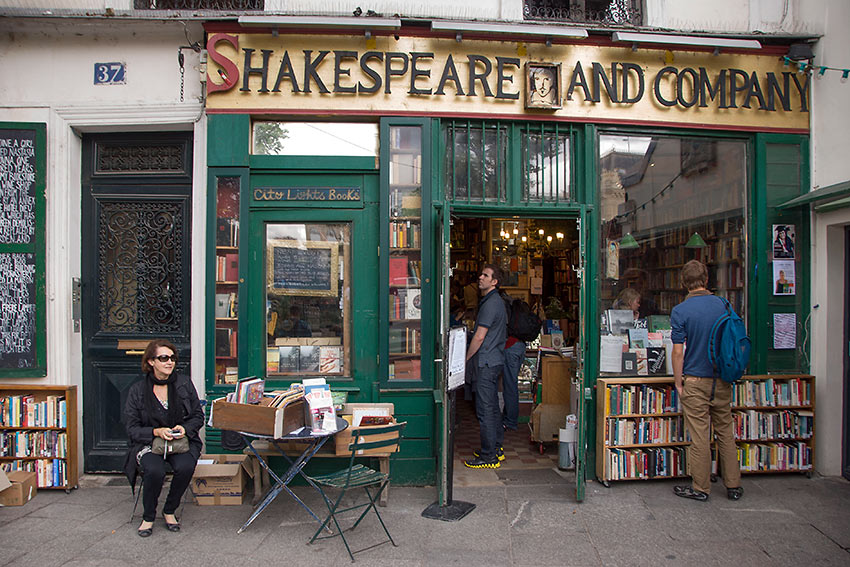 English-language bookstore Shakespeare and Company on rue l’Odeon, near the Notre Dame Cathedral, opened in 1951 in memory of Sylvia Beach's original bookstore