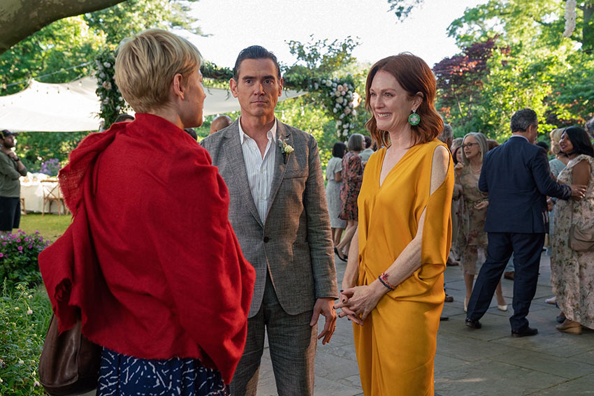 Michelle Williams as Isabel, Billy Crudup as Oscar Carlson, and Julianne Moore as Theresa Young