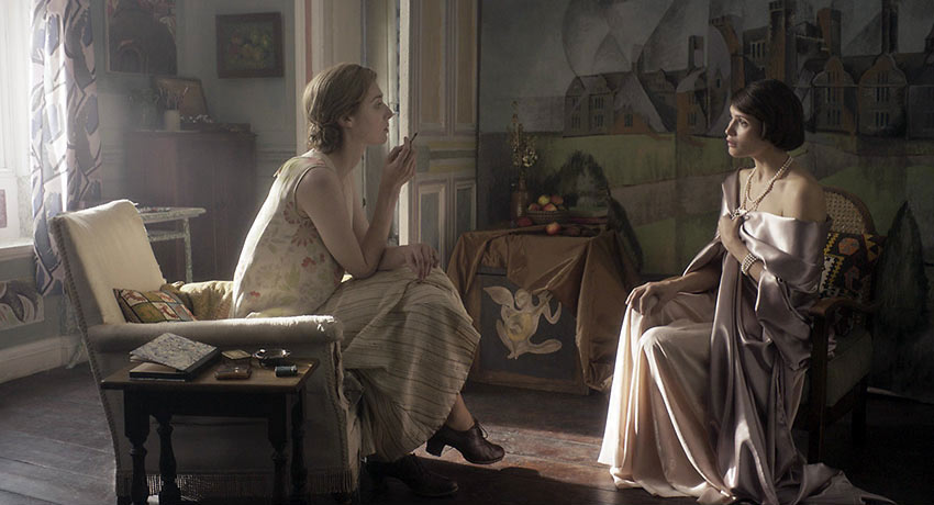 Elizabeth Debicki as Virginia Woolf and Gemma Arterton as Vita Sackville-West in Chanya Button’s 'Vita & Virginia'