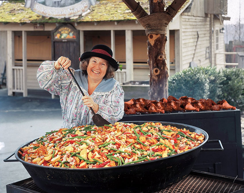 cooking with the Succotash skillet, Silver Dollar City