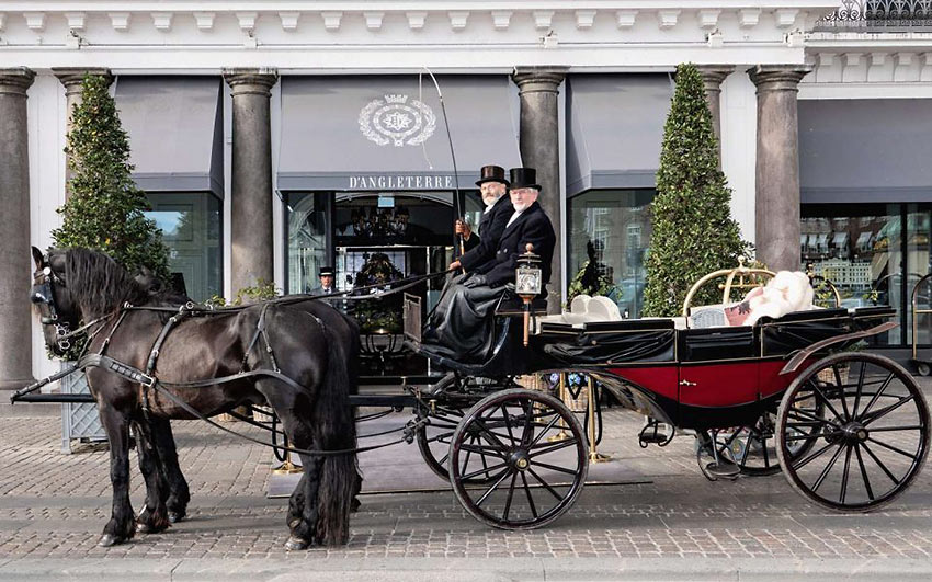 horse carriage at the Hotel d'Angleterre