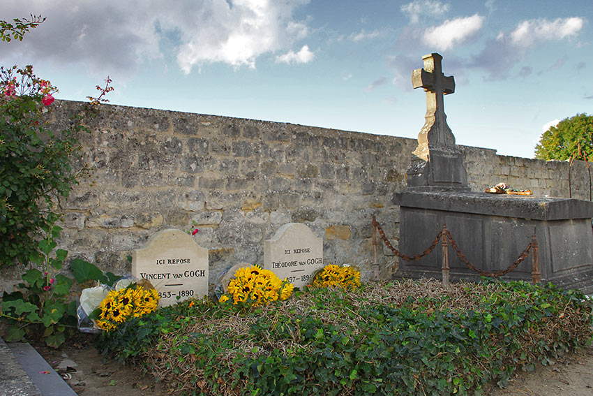 the graves of Vincent and Theodore van Gogh