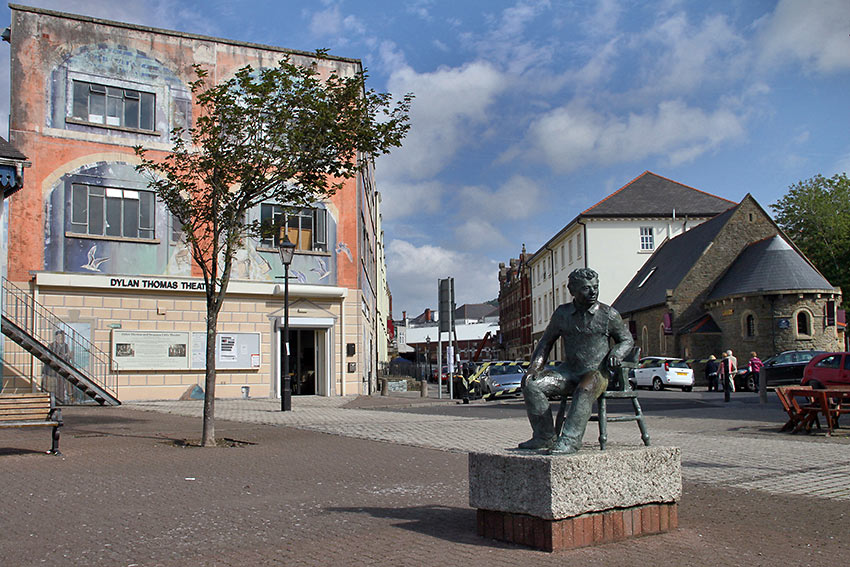 Dylan Thomas' statue at the Maritime Cultural Quarter. Swansea