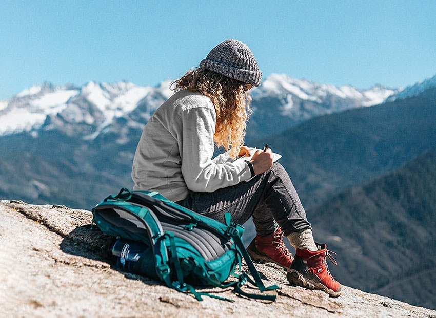 woman travel safety