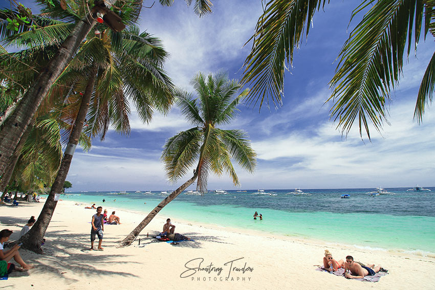 the white sand Alona Beach in Panglao Island